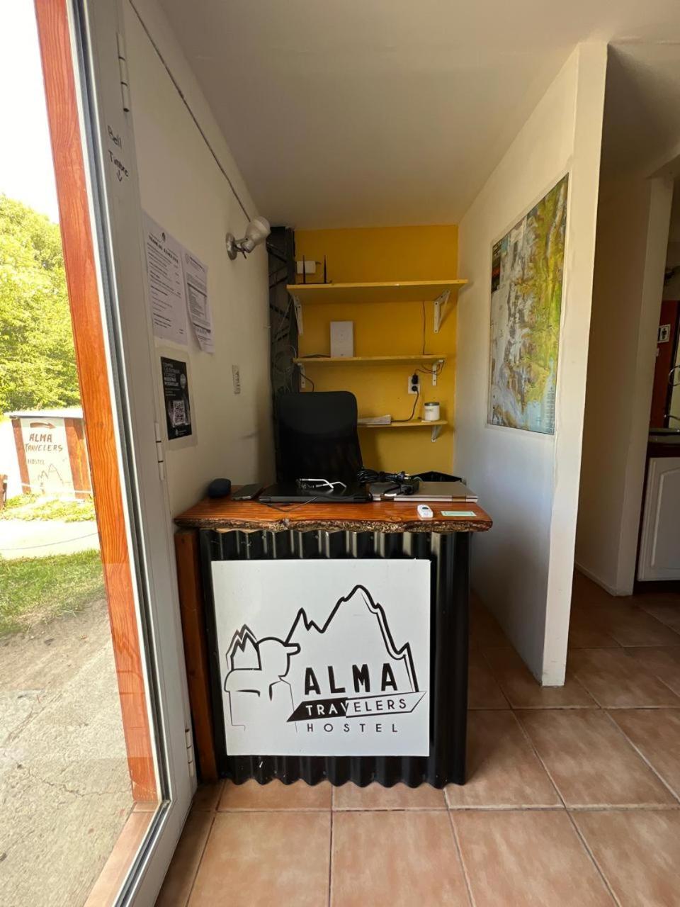 Alma Travelers Hostel El Chalten Exterior photo
